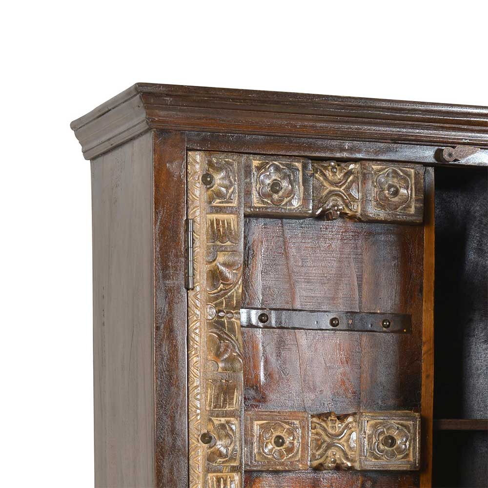 Schrank Solapura im Kolonialstil