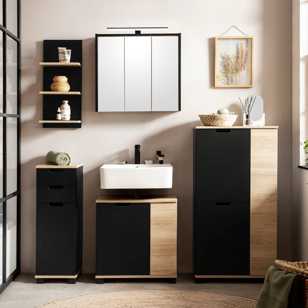 Eleganter Badezimmer Spiegelschrank mit Lichtleiste über einem Waschbecken – Savane