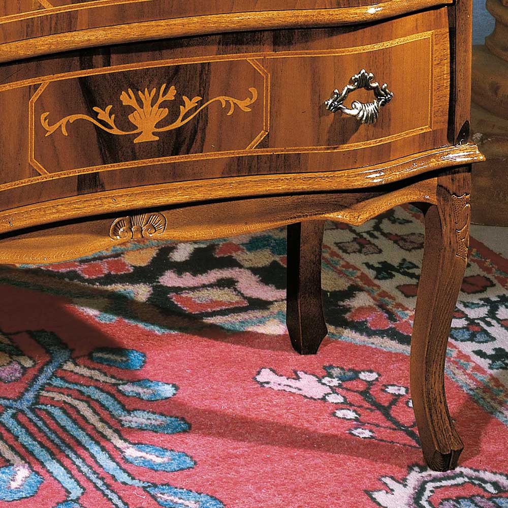 Verzierte Schublade und geschwungener Fuß am Nussbaum-Sekretär im Barockstil – Agosto