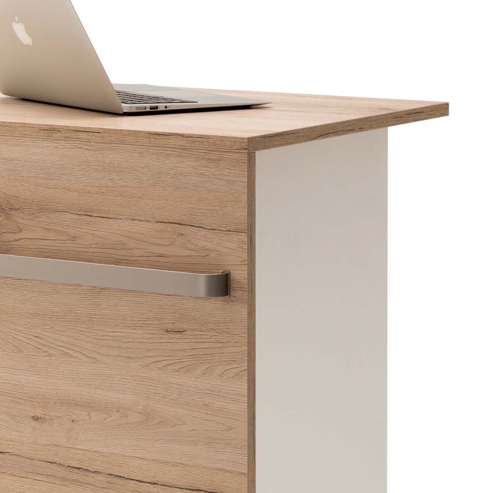 Schmale Theke mit Laptop auf Holzoptik-Arbeitsplatte und silbernem Griff – Friedel
