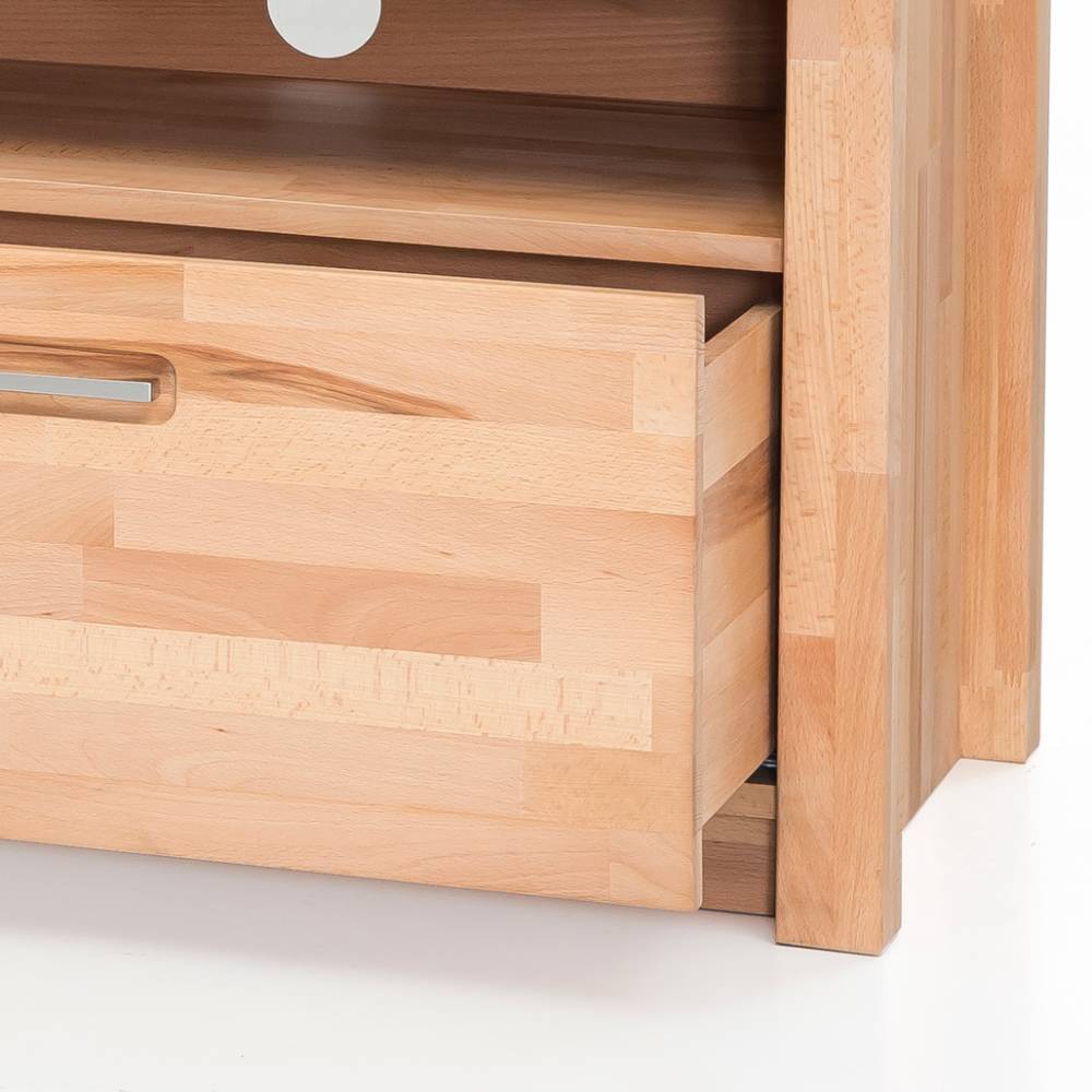 Lowboard aus Massivholz Kernbuche mit einer weit geöffneten großen Schublade und elegantem Griff – Levandro