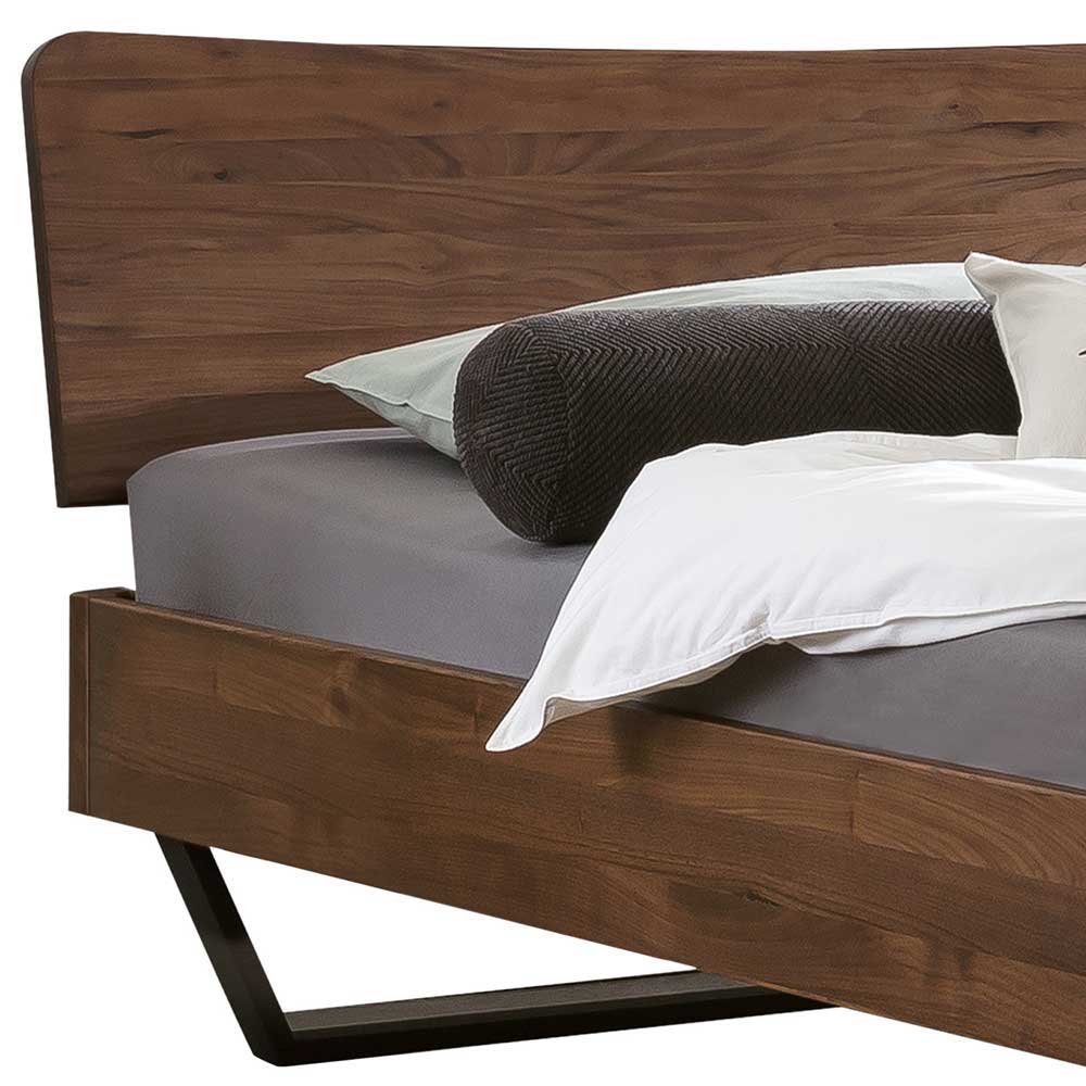 Massivholz Doppelbett in Braun Nussbaum - Charlots