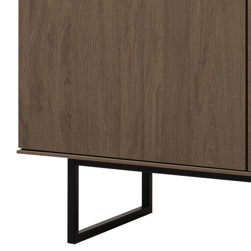 Unterer Bereich des Highboards mit stabilen schwarzen Metallfüßen in U-Form für sicheren Stand – Julado