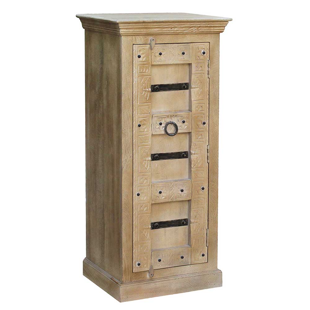 Shabby Chic Hochkommode mit geschlossener, verzierter Tür und Metallbeschlägen – Abid
