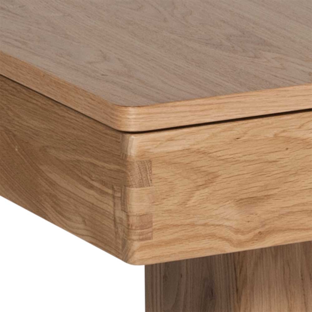 Quadratischer Sofatisch aus massiver Eiche mit abgerundeten Kanten und sichtbarer Holzverbindung – Sybilla IV