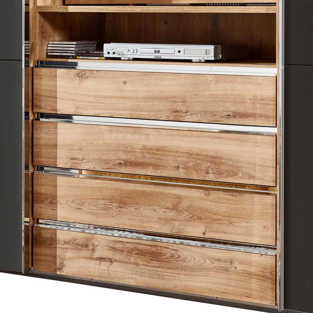 Edler Kleiderschrank mit viel Funktion & Stauraum - Bafata