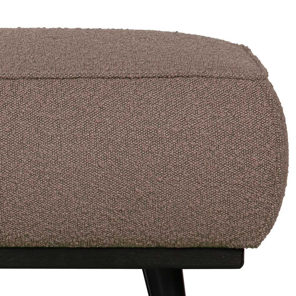 Textur des hellbraunen Buklee Bezugsstoffes am Hocker – Price