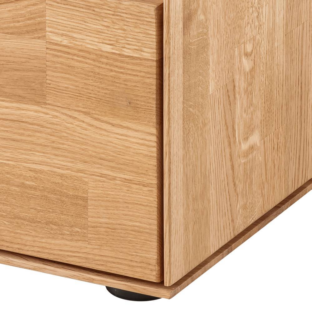 Holz-Nachtschrank aus Wildeiche mit stabilem Sockel und schwarzem Möbelfuß Detail – Kassanda