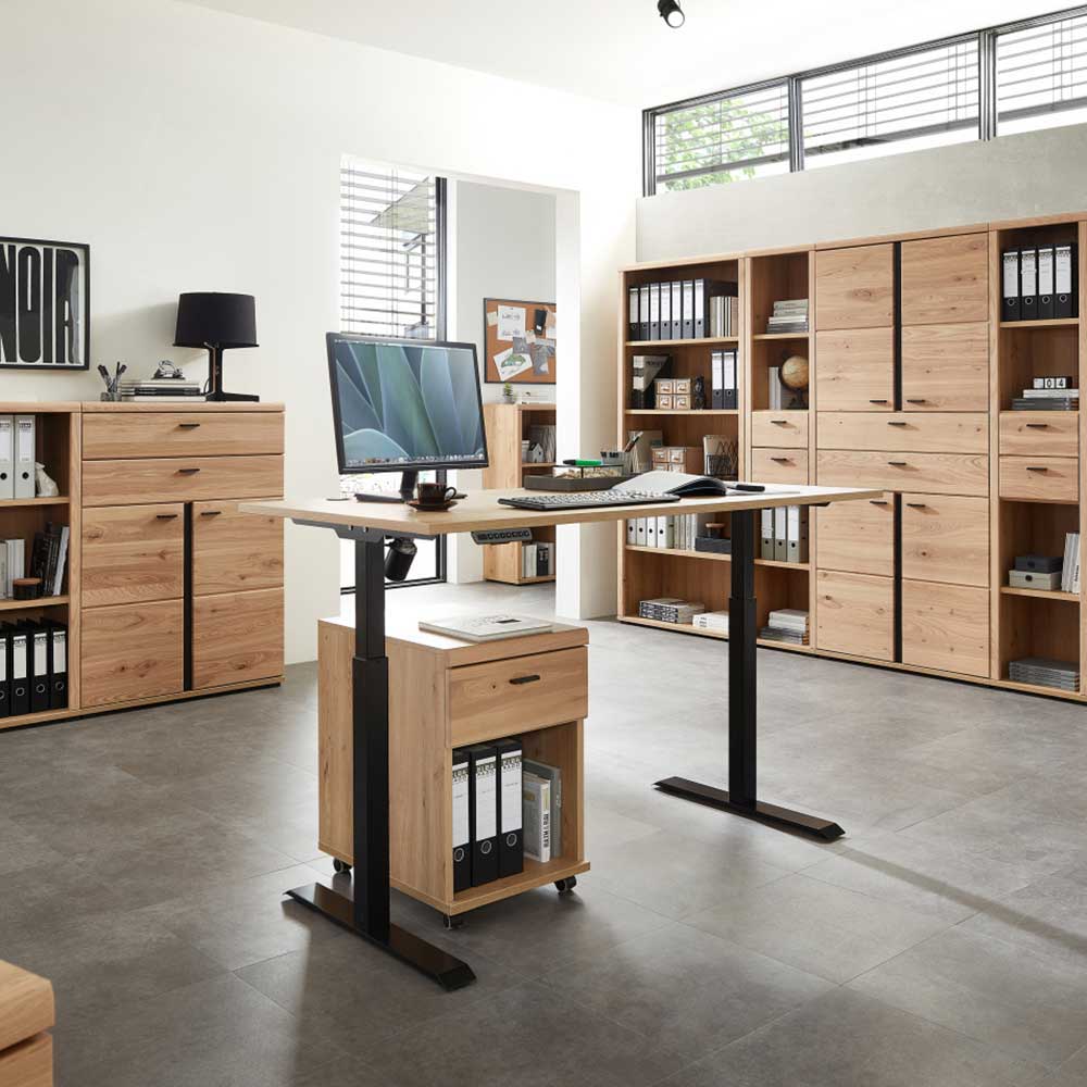 Komplettes Büro mit zwei elektrisch höhenverstellbaren Schreibtischen und passenden Holzmöbeln – Emly