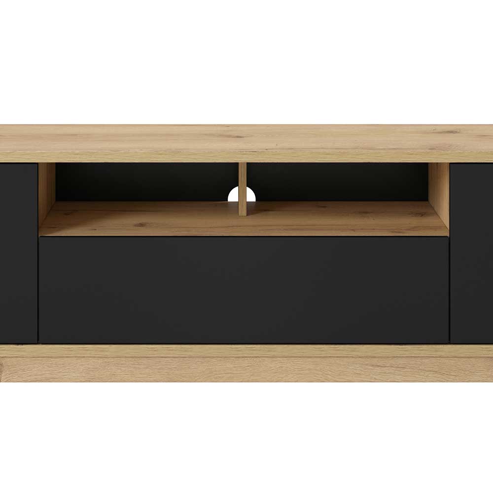 Nahaufnahme des mittleren Fachs und der schwarzen Schublade des TV Sideboards – Ilunas