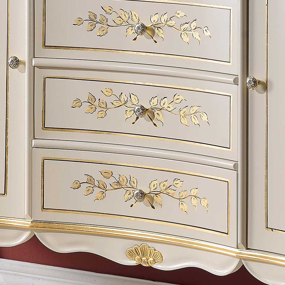 Drei Schubladen der cremefarbenen Barock Anrichte mit goldenen Blattmustern und Griffen – Iviada
