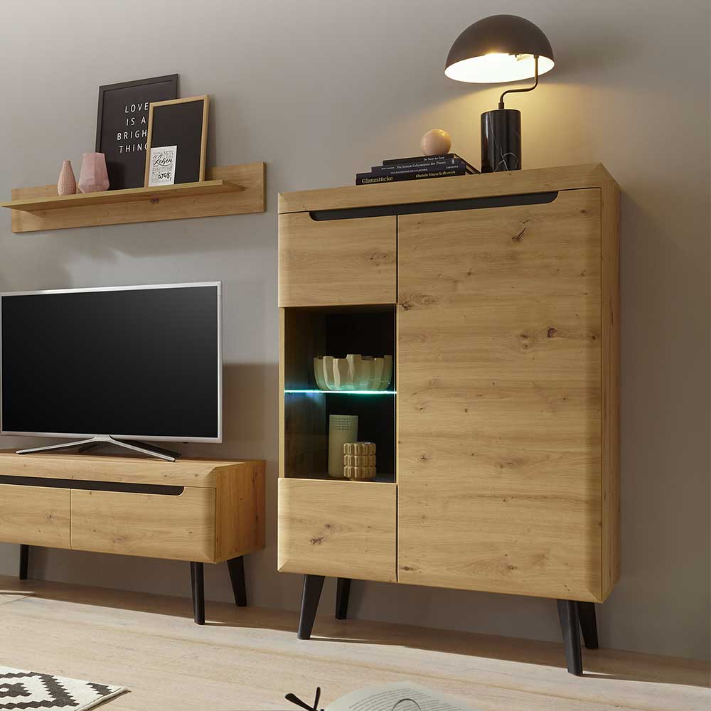 Highboard mit Glaseinsatz und LED-Licht als Wohnzimmerschrank in Eiche hell – Olcian
