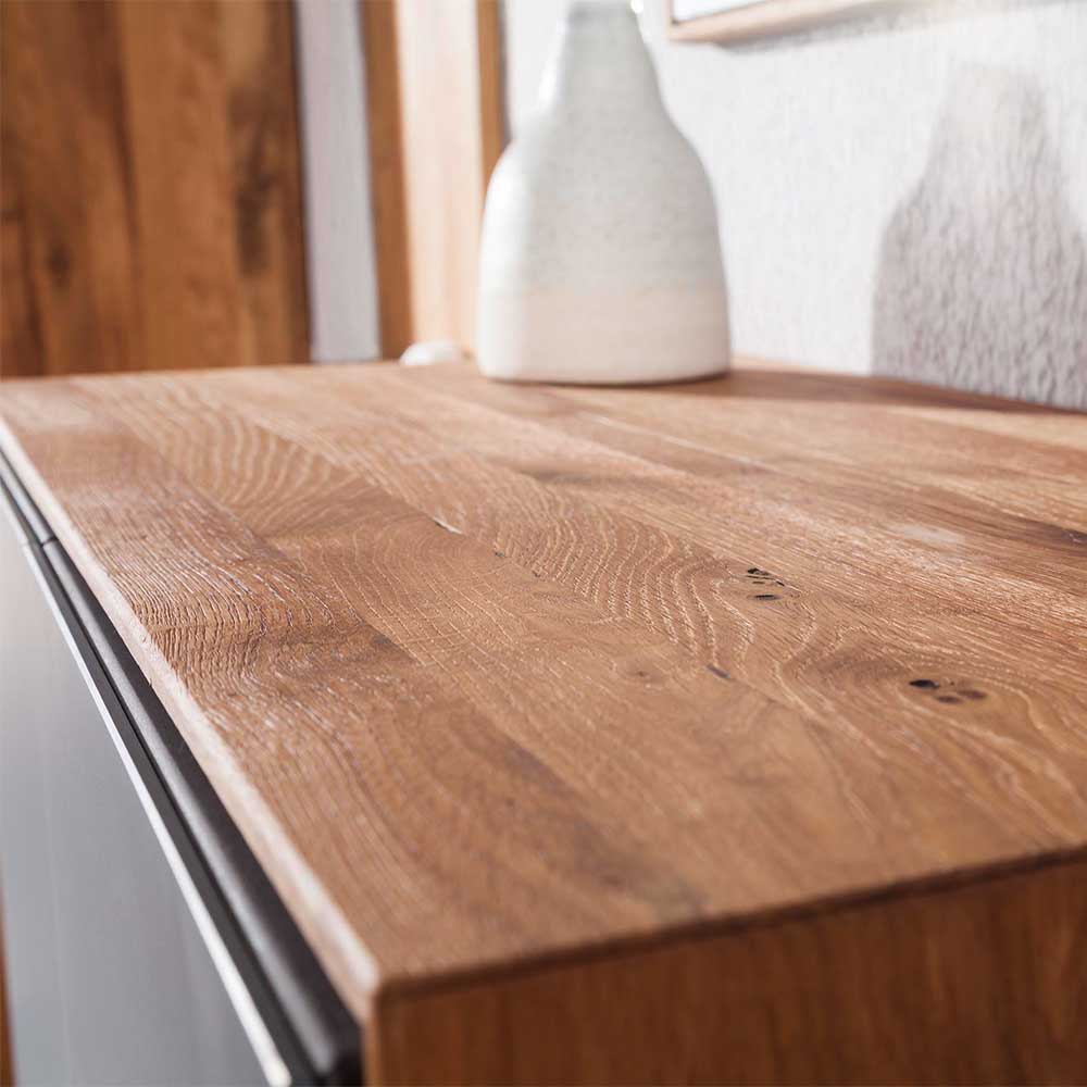 Breite Oberseite der Garderobenkommode aus Eichenholz mit individueller Holzstruktur – Mandrey