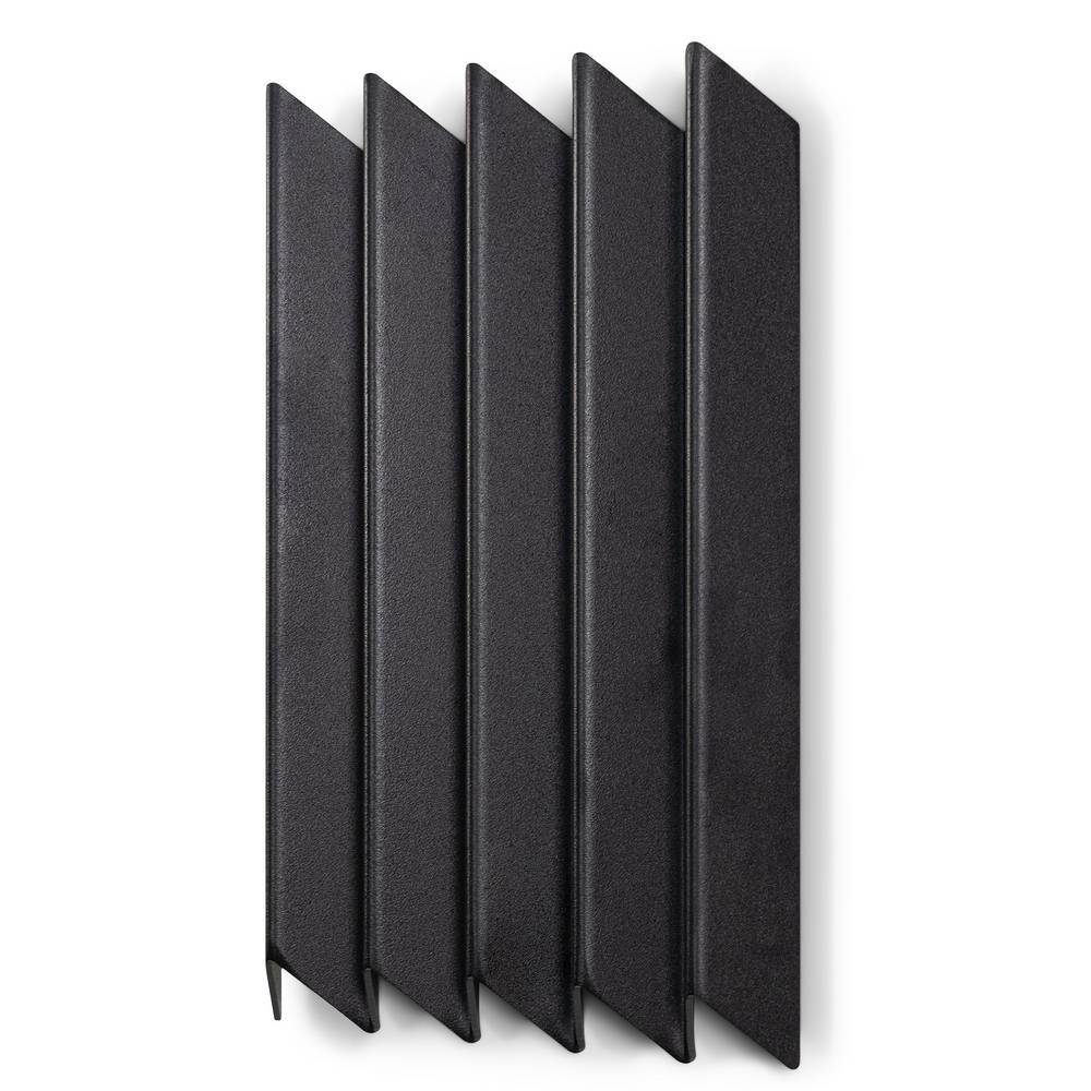 Elegante schwarze Garderobenleiste aus Metall mit schrägem Design für den Flur – Kenry