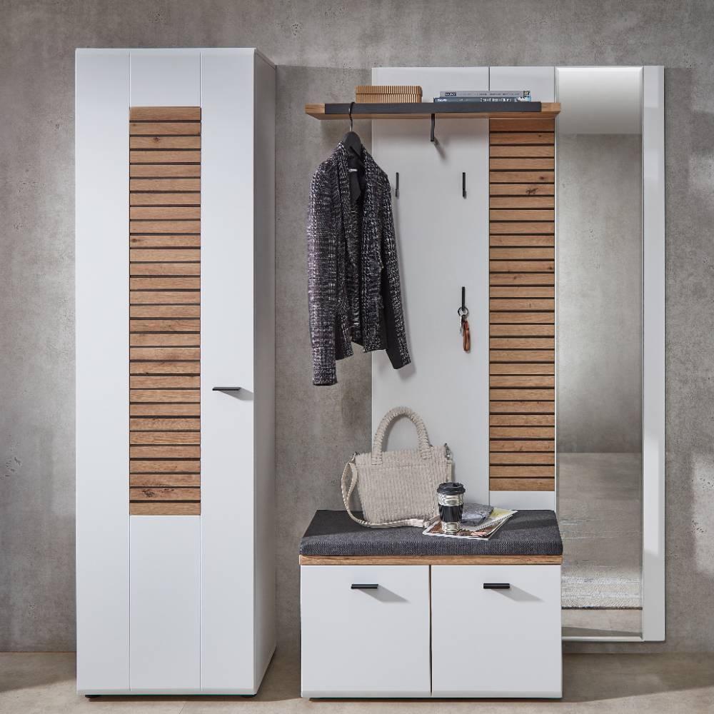 Modernes dreiteiliges Flur Komplettset in Weiß mit Holzlamellen, Garderobenpaneel und Sitzbank – Niam