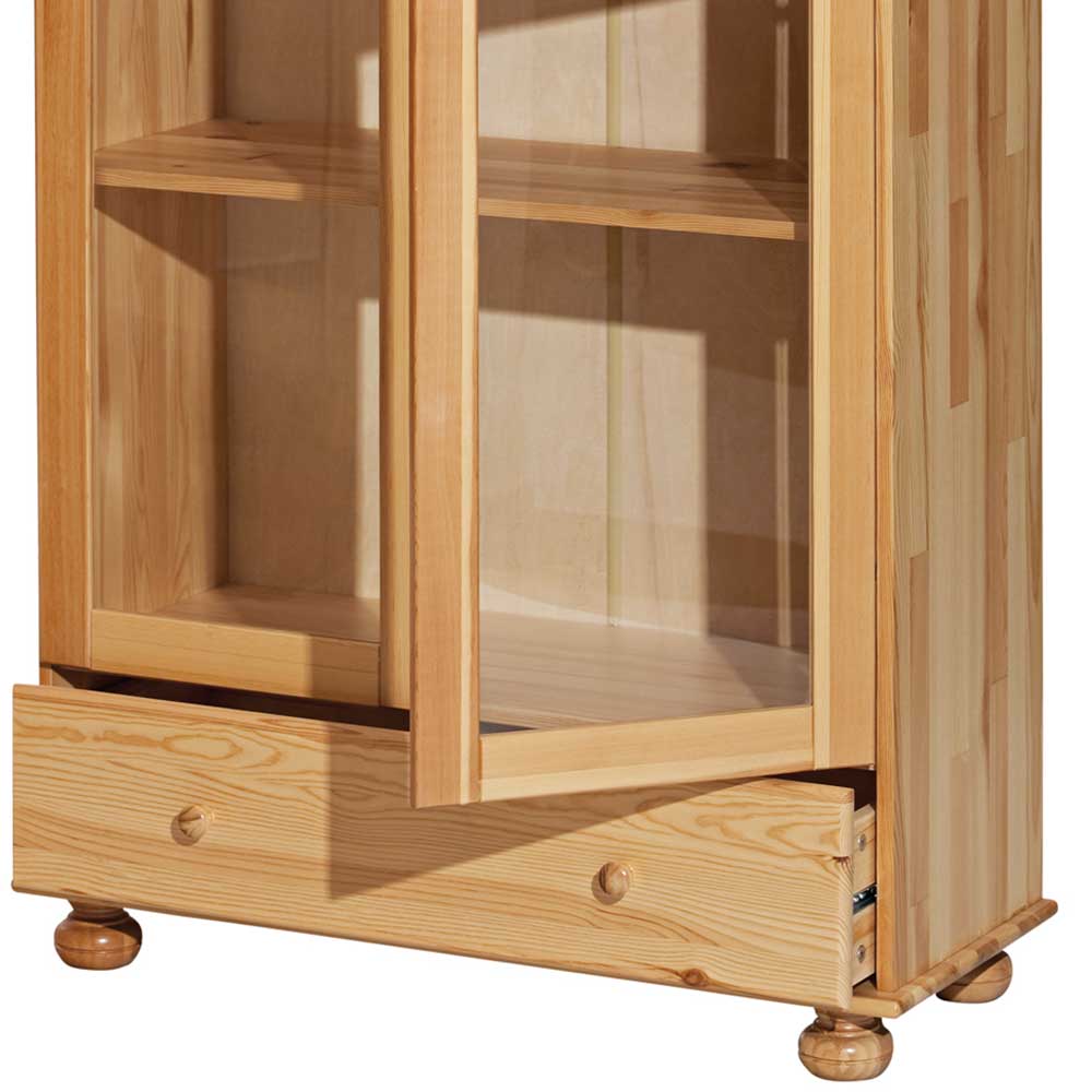 Vitrine im Landhaus Design - Ilatada