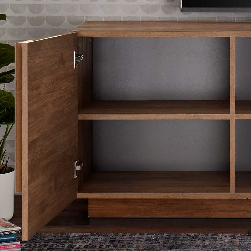 TV Lowboard aus Holz mit offener Tür, Blick auf die geräumigen Ablagefächer – Basento