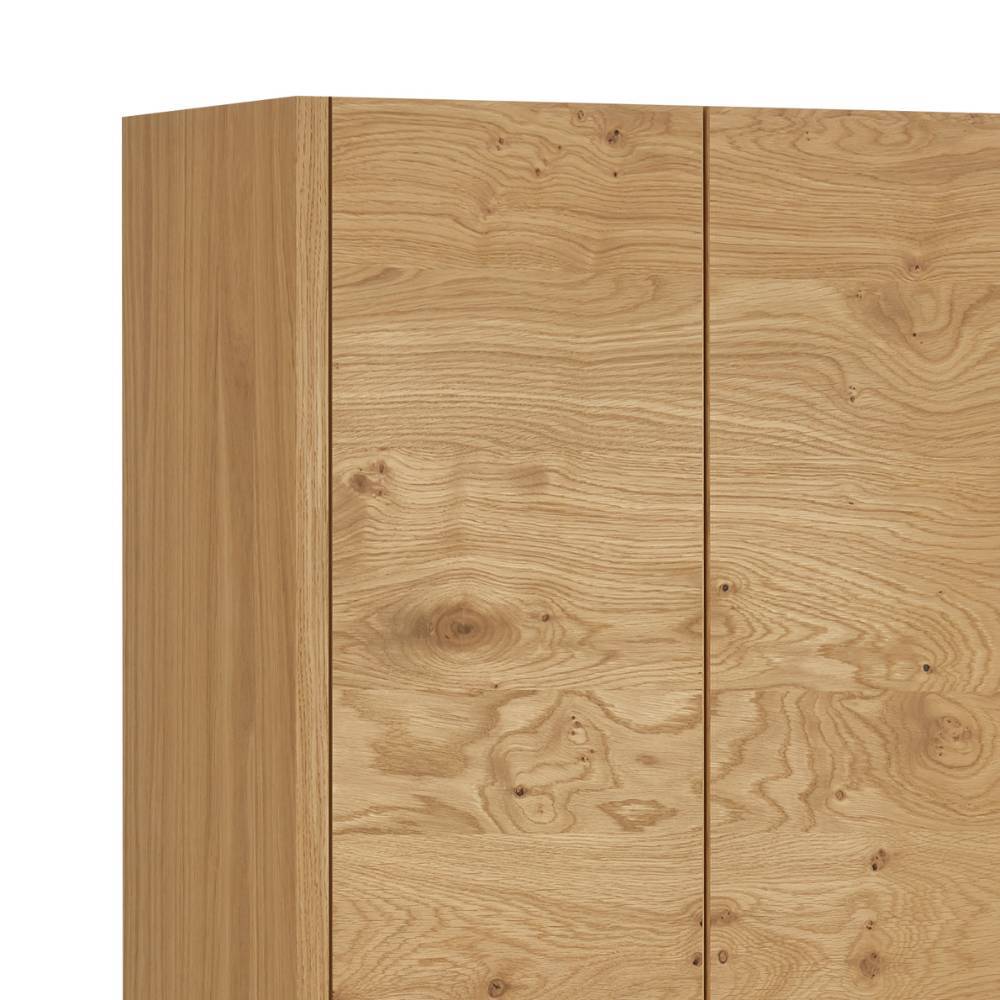 Garderobenschrank Oberseite in heller Eiche mit natürlicher Holzmaserung und sauberer Kantenverarbeitung – Arturus