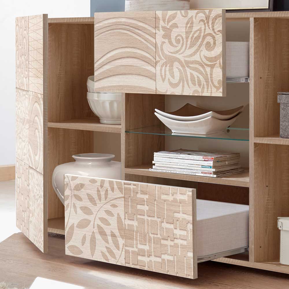 Sonoma-Eiche Sideboard mit gemusterten Türen und ausziehbarer Schublade für viel Stauraum – Bielvas