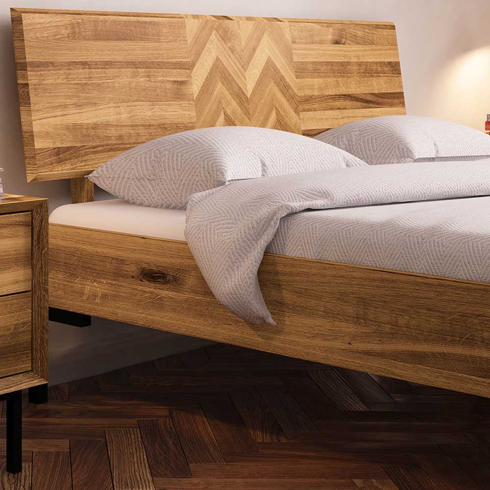 Wildeiche Bett mit Fischgrät Design Kopfteil - Kerfa