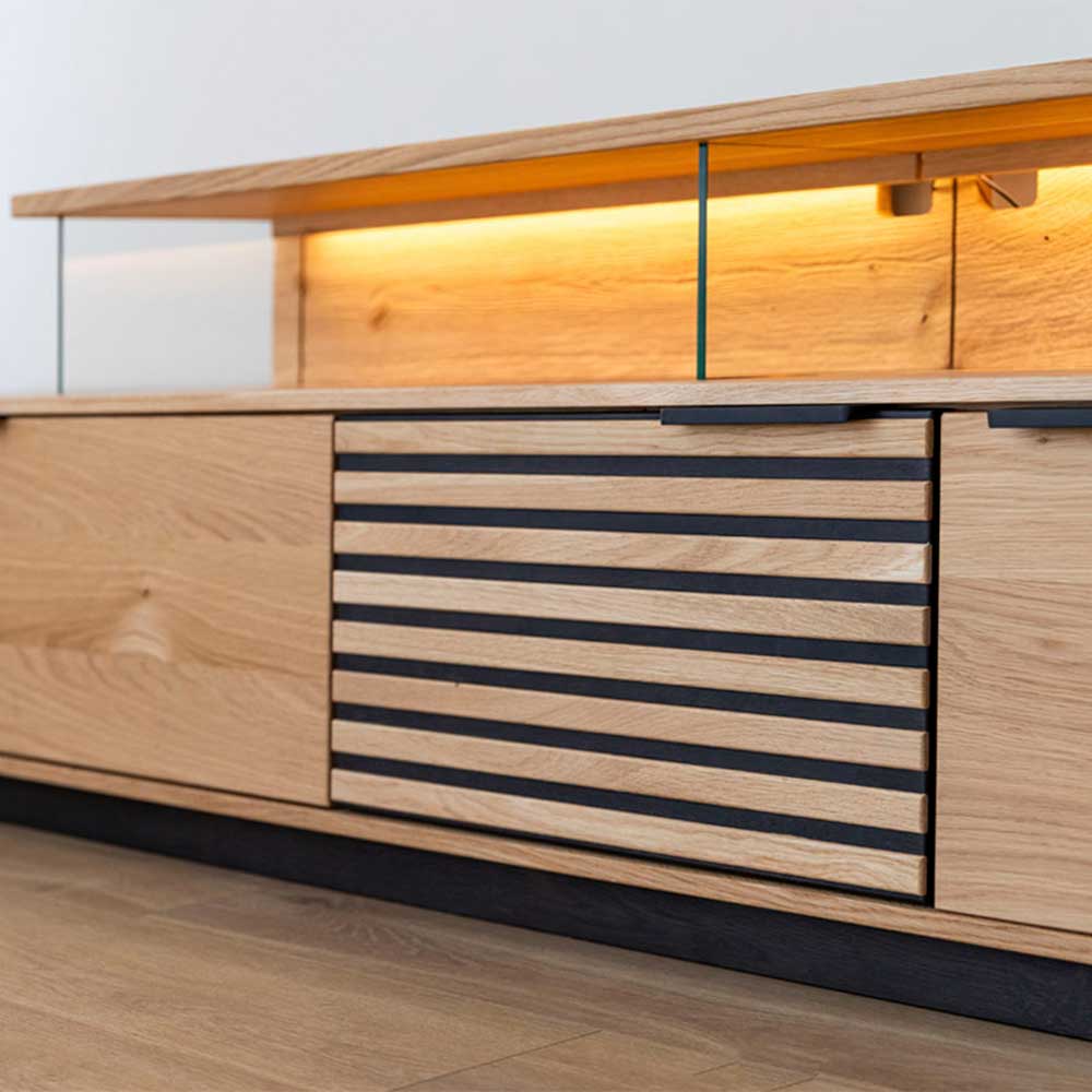 TV Lowboard mit LED aus Eiche Massivholz - Eribella
