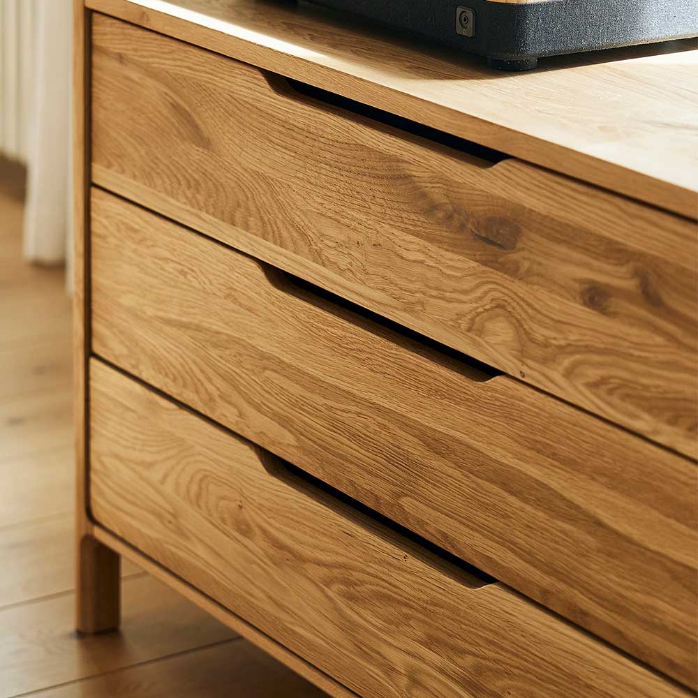 64 cm hohes Sideboard aus Wildeiche massiv - Laida