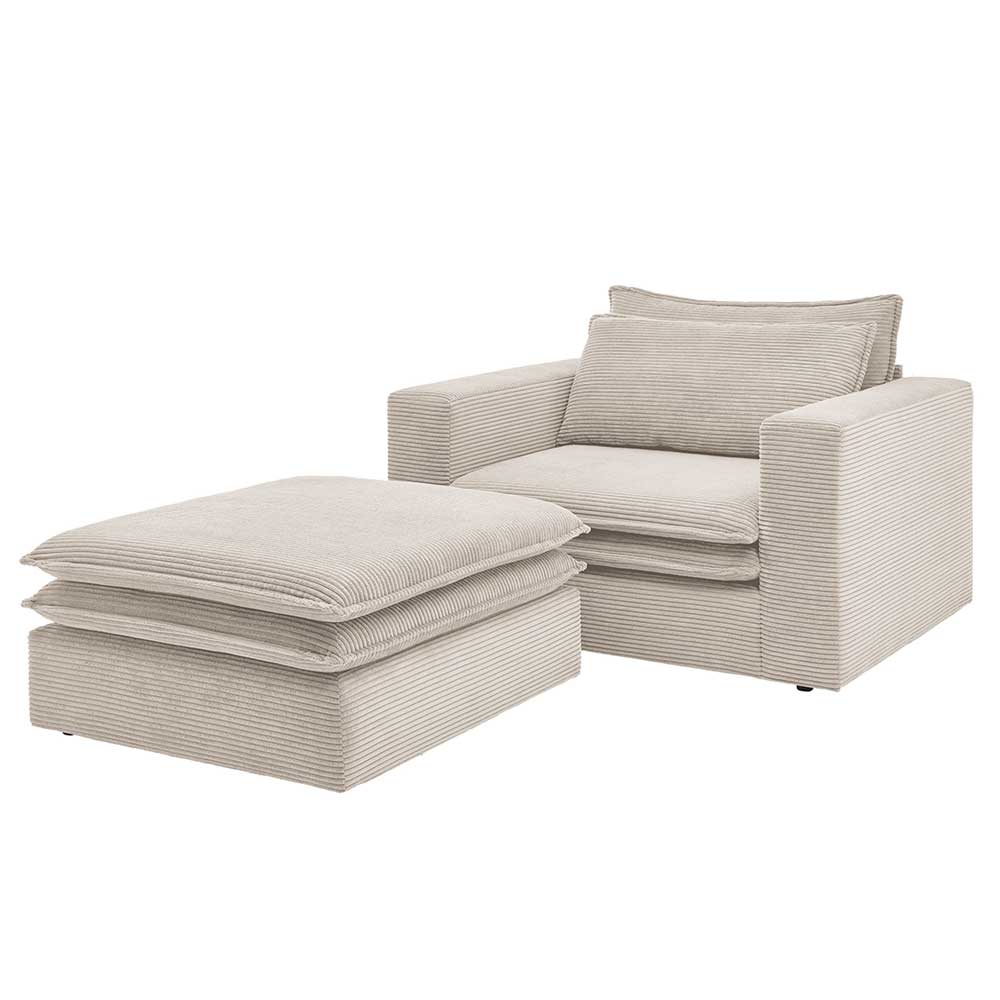Breiter Cord Sessel und passender Hocker in Beige mit weichen Polstern – Jony