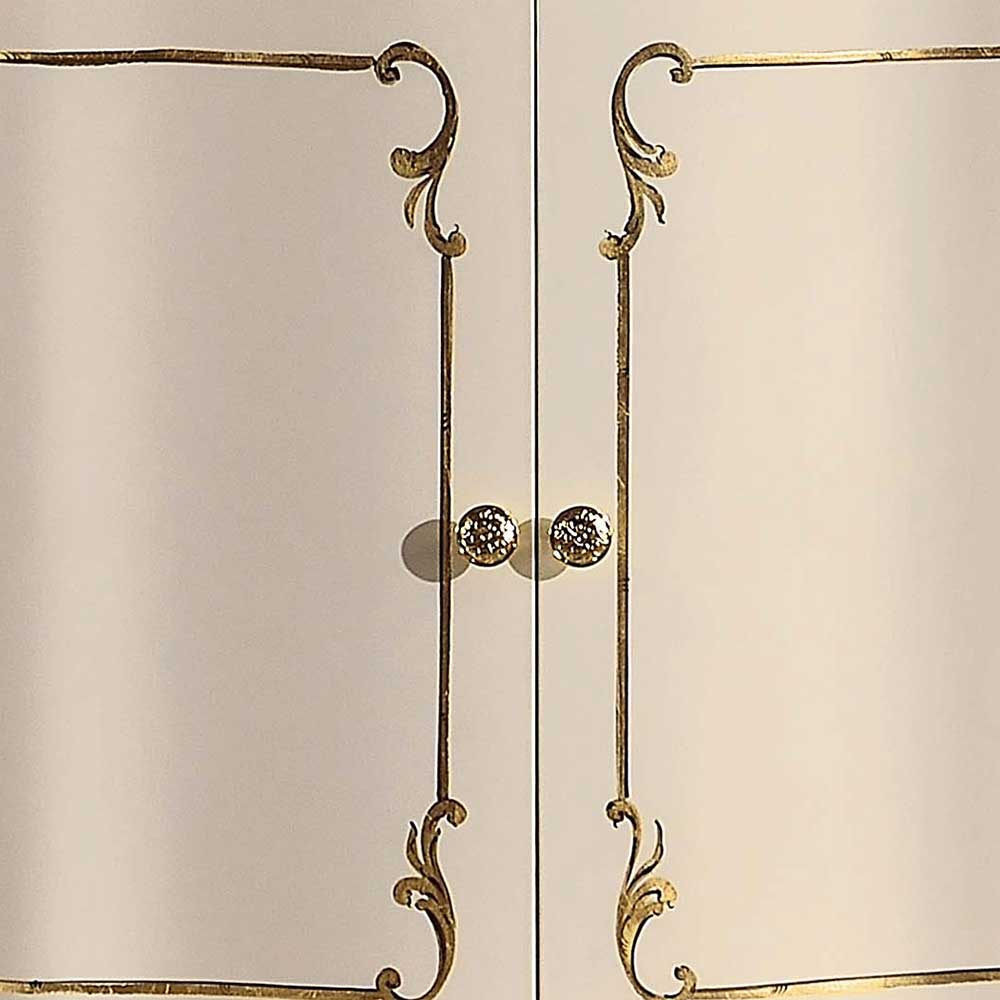 Cremefarbene Barock Kommode mit zwei Flügeltüren, goldenen Ornamenten und runden Griffen – Datalera