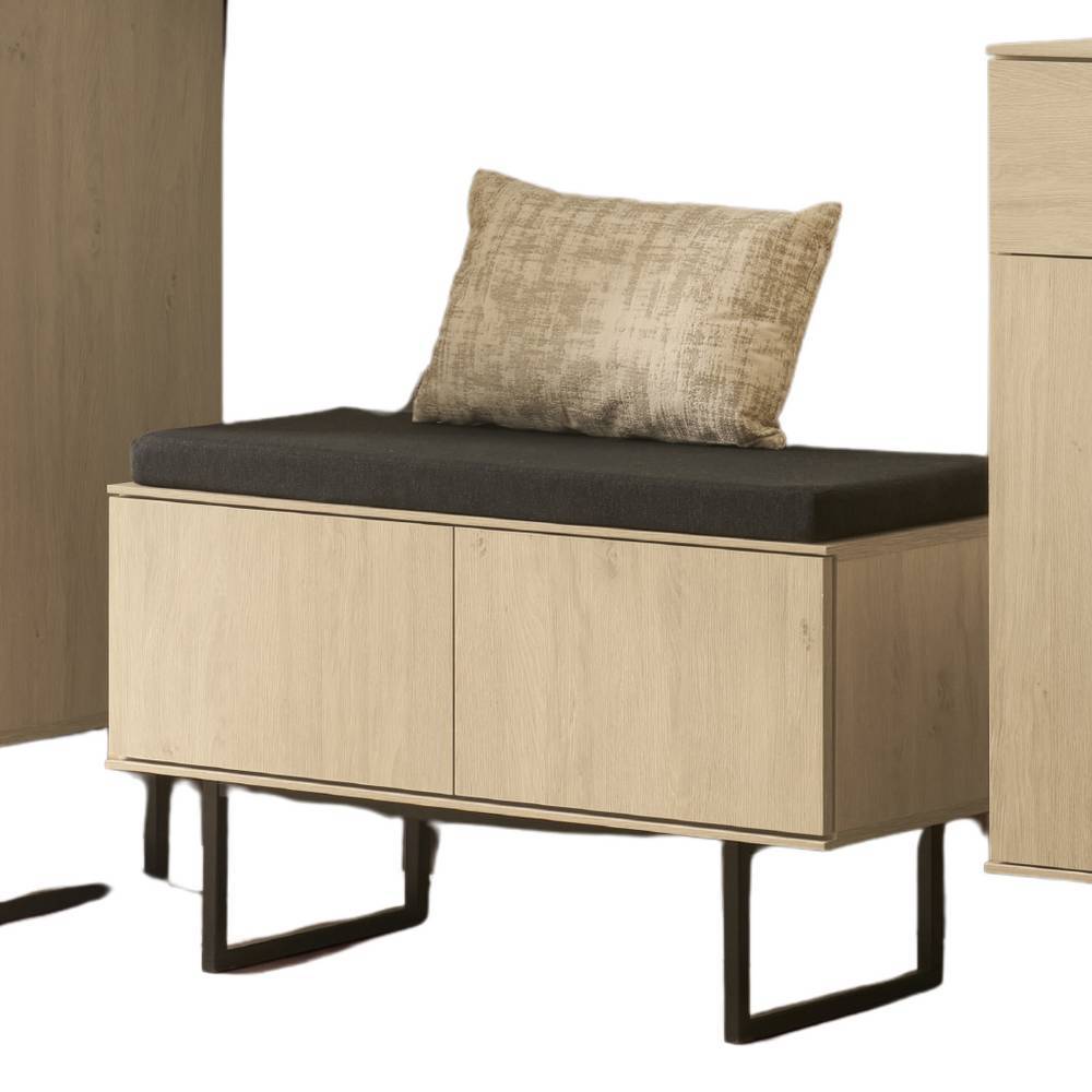 Moderne Schuhbank mit dunklem Sitzkissen und Stauraum in heller Holzoptik – Jaskin