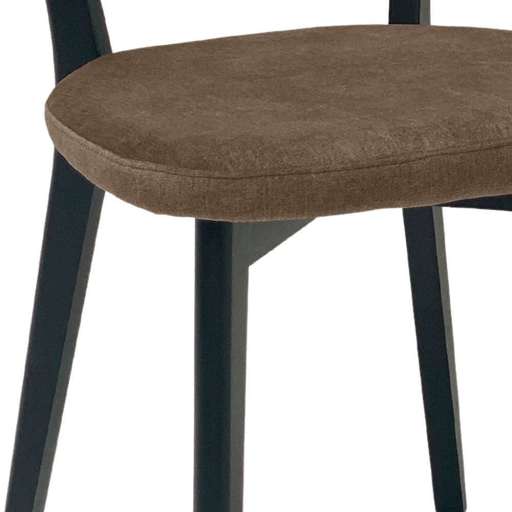 Dunkelbraune Sitzfläche und schwarze Metallbeine des komfortablen Küchenstuhls (2er Set) – Cyliane