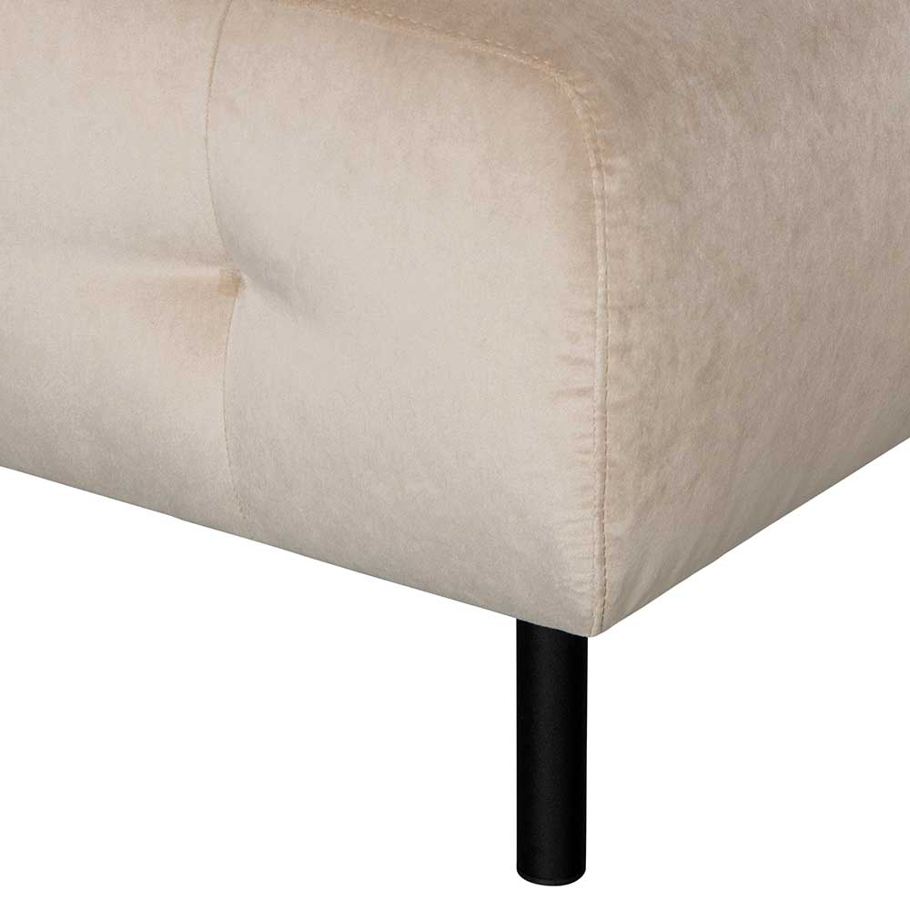 Cremefarbenes Samt Ecksofa Detail mit Knopfheftung und schwarzem Metallfuß für Wohnzimmer – Montreneva