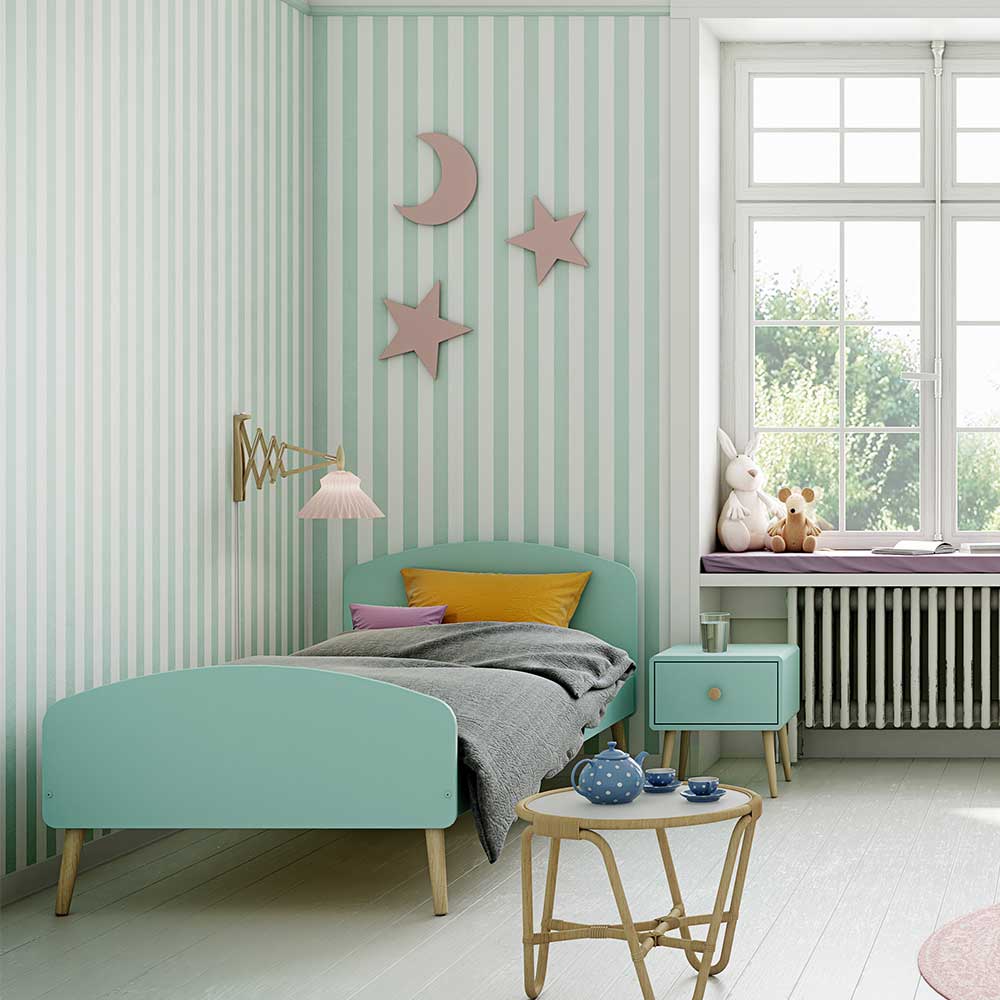 Mintgrünes Kinderbett mit abgerundetem Kopfteil und Eichenholzfüßen – Vrespa