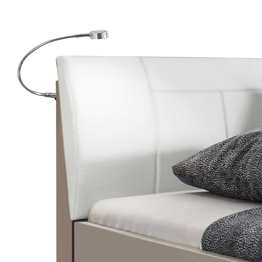 Gepolstertes Kopfteil in Weiß mit flexibler Leselampe am Doppelbett – Tumiva