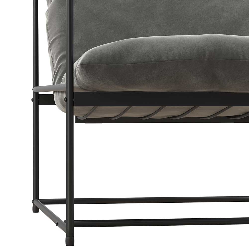 Detail des minimalistischen schwarzen Metallgestells und der Standfüße des Sessels – Ivoras