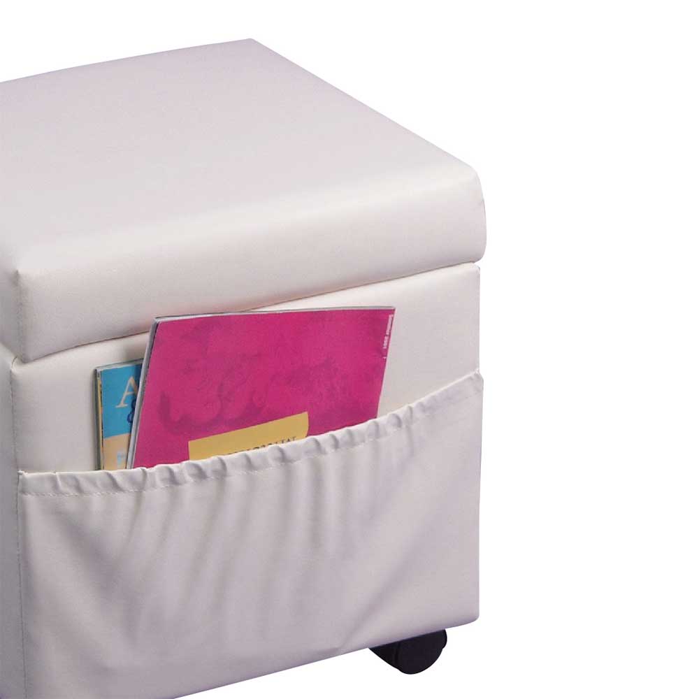 Seitenfach des weißen Rollhockers mit Zeitschriften und Büchern, praktische Ablage – Matura
