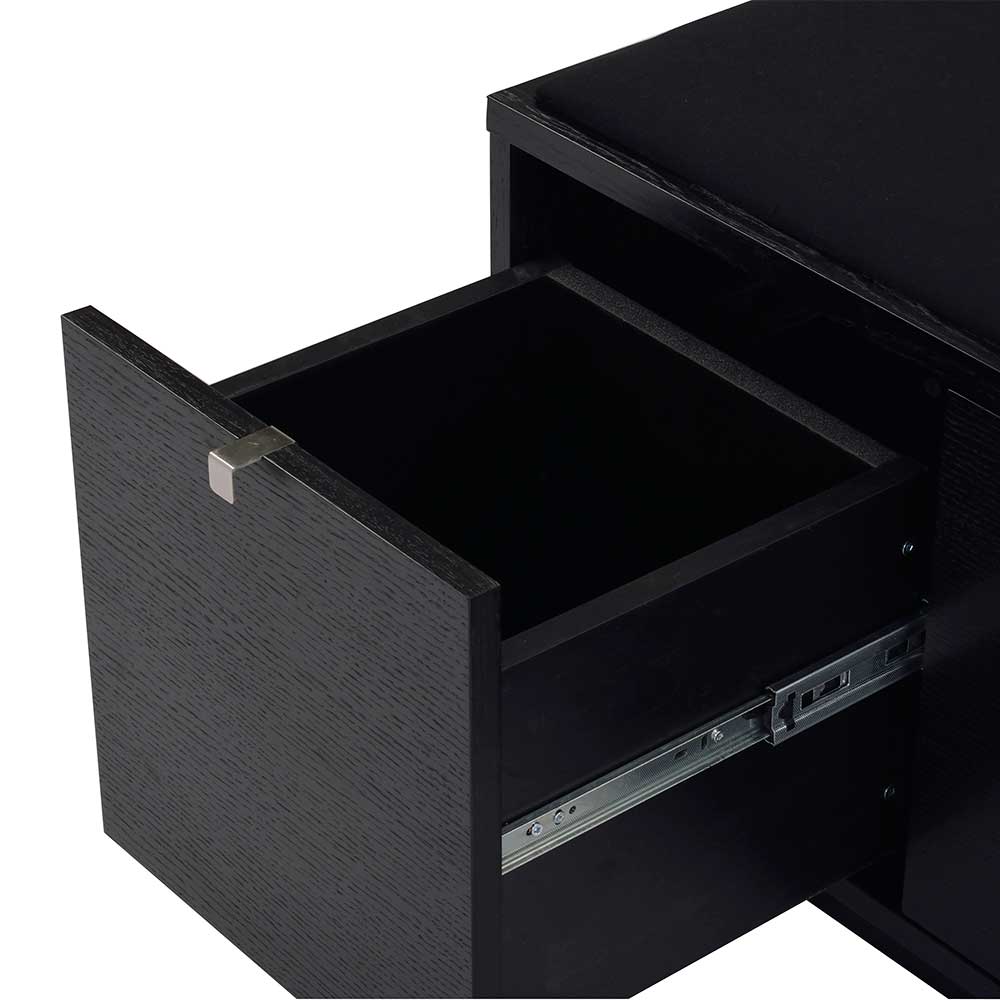 Geöffnete Schublade der Flur Polsterbank mit viel Stauraum und robustem Auszugssystem – Geskan