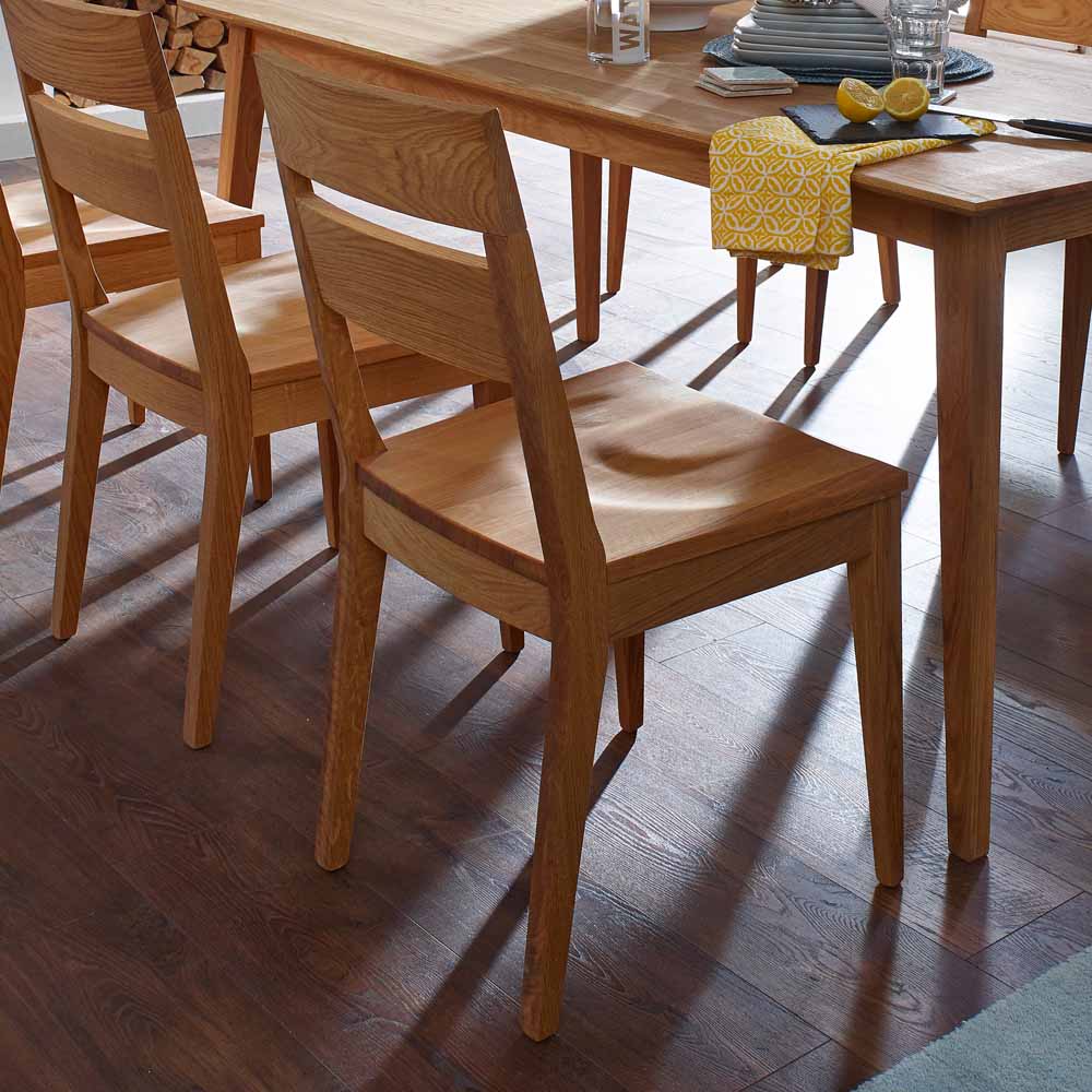 Holzstuhl aus massiver Wildeiche für das moderne Esszimmer am Esstisch – Likes