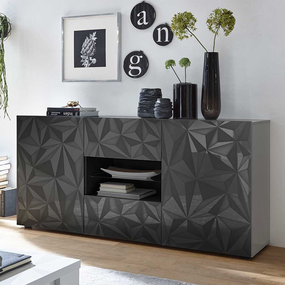 Großes graues Hochglanz-Sideboard mit markantem geometrischen 3D-Design und Ablagefach – Kuriasna