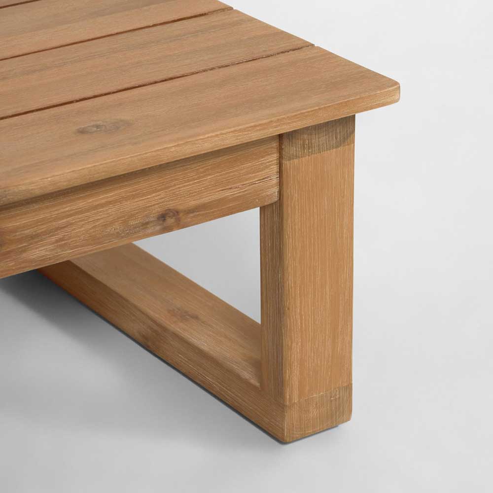 Standfuß und Lattenrost-Tischplatte des Akazien Couchtisches für den Außenbereich – Captino