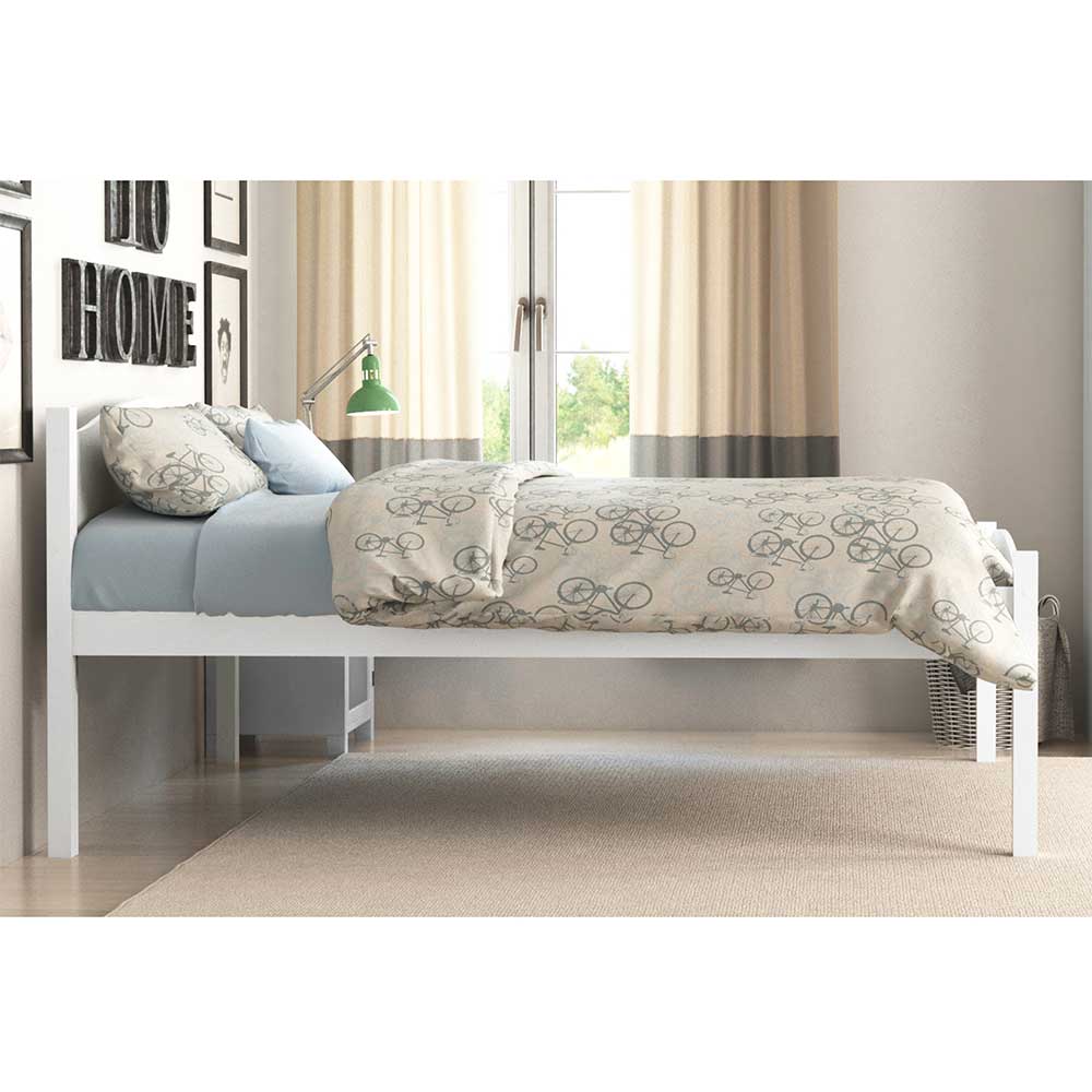 Weißes Bettgestell mit geradlinigem Design und niedrigem Profil im Schlafzimmer – Ugo