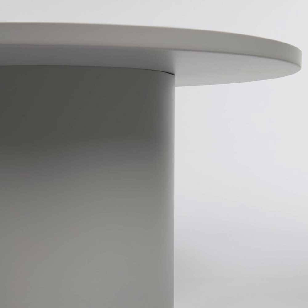 Runder Couchtisch aus Metall in Grau mit abgerundeter Tischplatte – Golatas