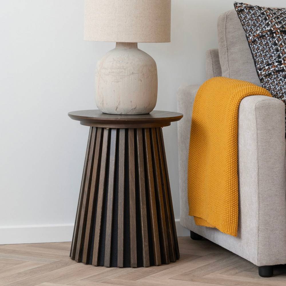 Skandi Design-Beistelltisch mit braunem Holzfurnier - Franino