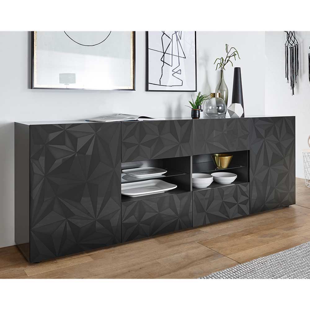 Langes dunkelgraues Sideboard mit geometrischem Reliefmuster und offenem Glasfach – Kuriasna