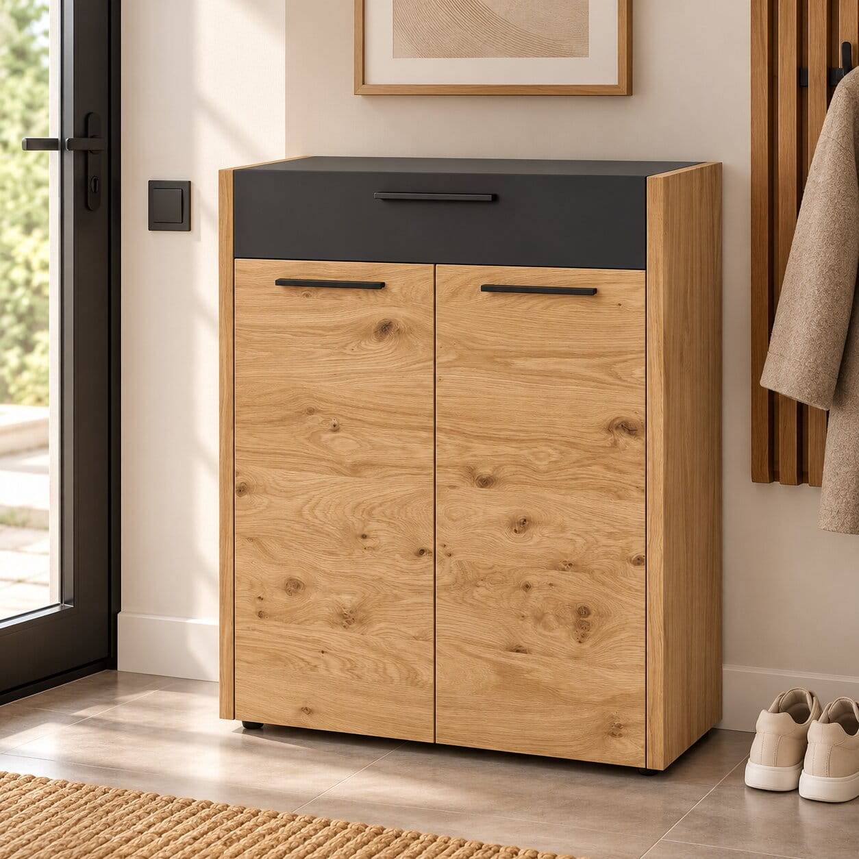 Schuh-Schrank mit Metallgriffen - Lavenci