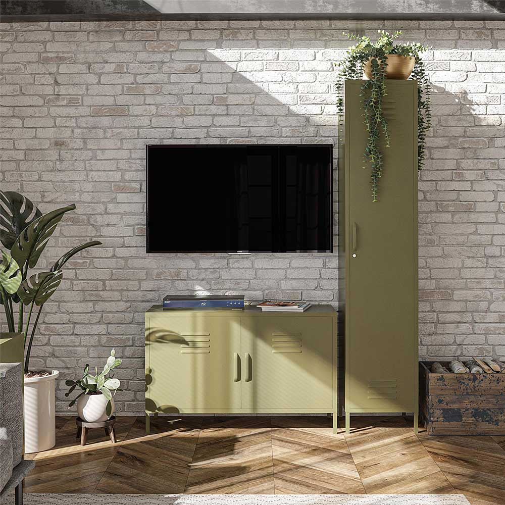 Olivgrüne Metallkommode im Industrial Spind Design als TV-Möbel im Wohnzimmer – Austral
