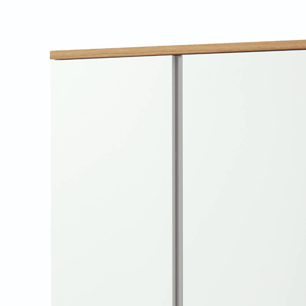 Weißer Flurschrank mit zweitürigem Korpus und schmaler Holzabdeckung oben – Danita