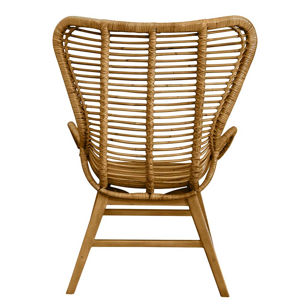 Eleganter Rattansessel mit hoher, geschwungener Rückenlehne von hinten – Krems