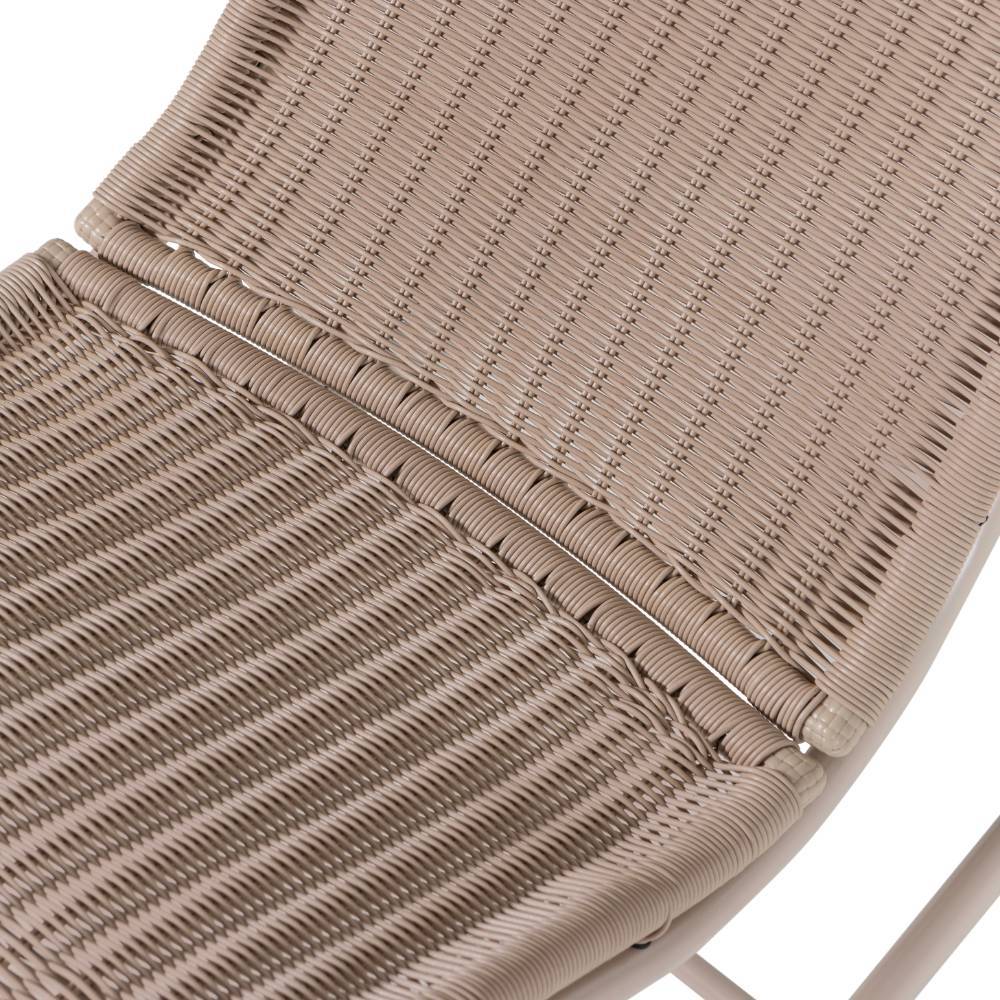 Flexible Verbindung zwischen Sitzfläche und Rückenlehne aus beigem Polyrattan Schaukelstuhl – Fistran