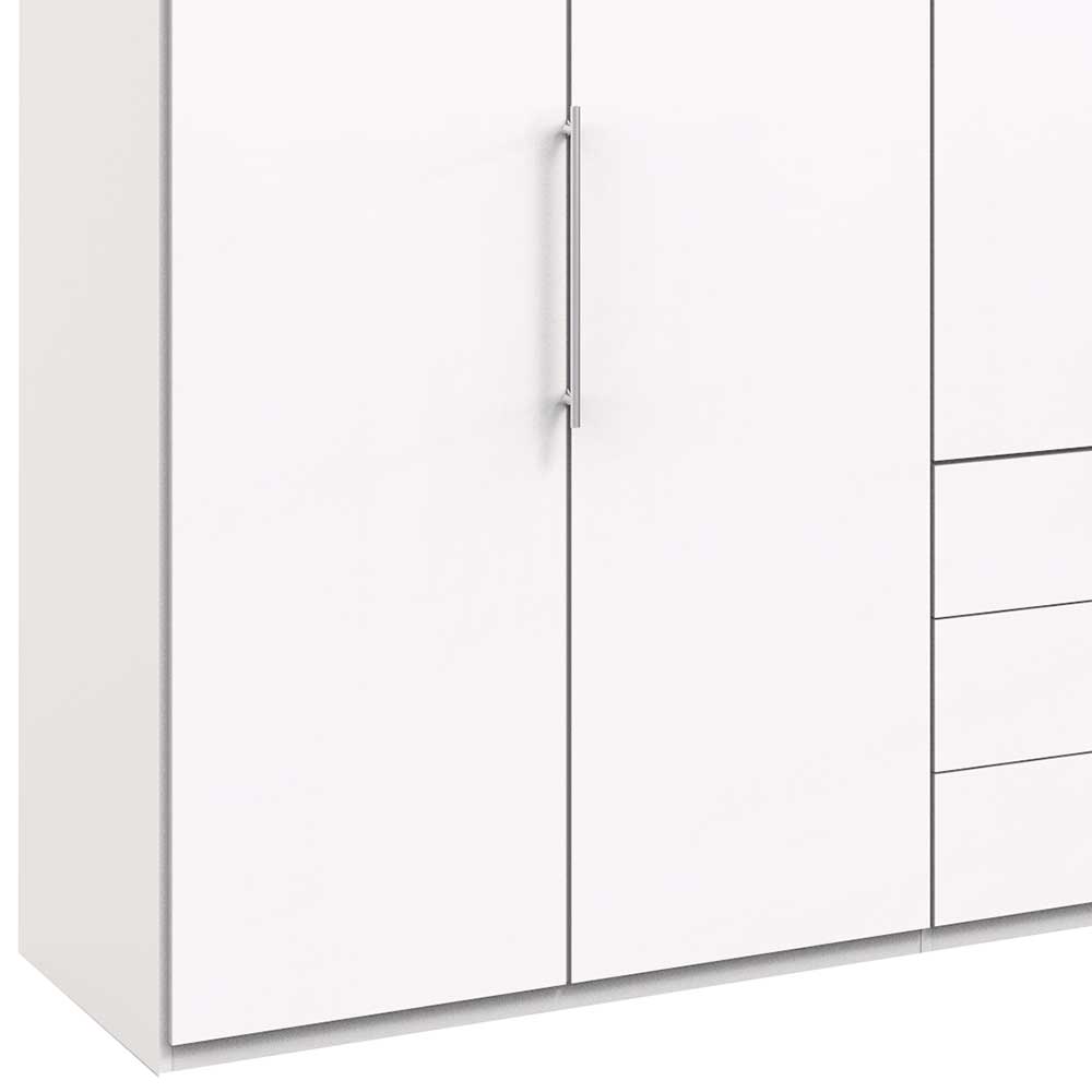 Moderner weißer Schrank mit glänzender Oberfläche und silbernem Griff im Detail – Donpiave