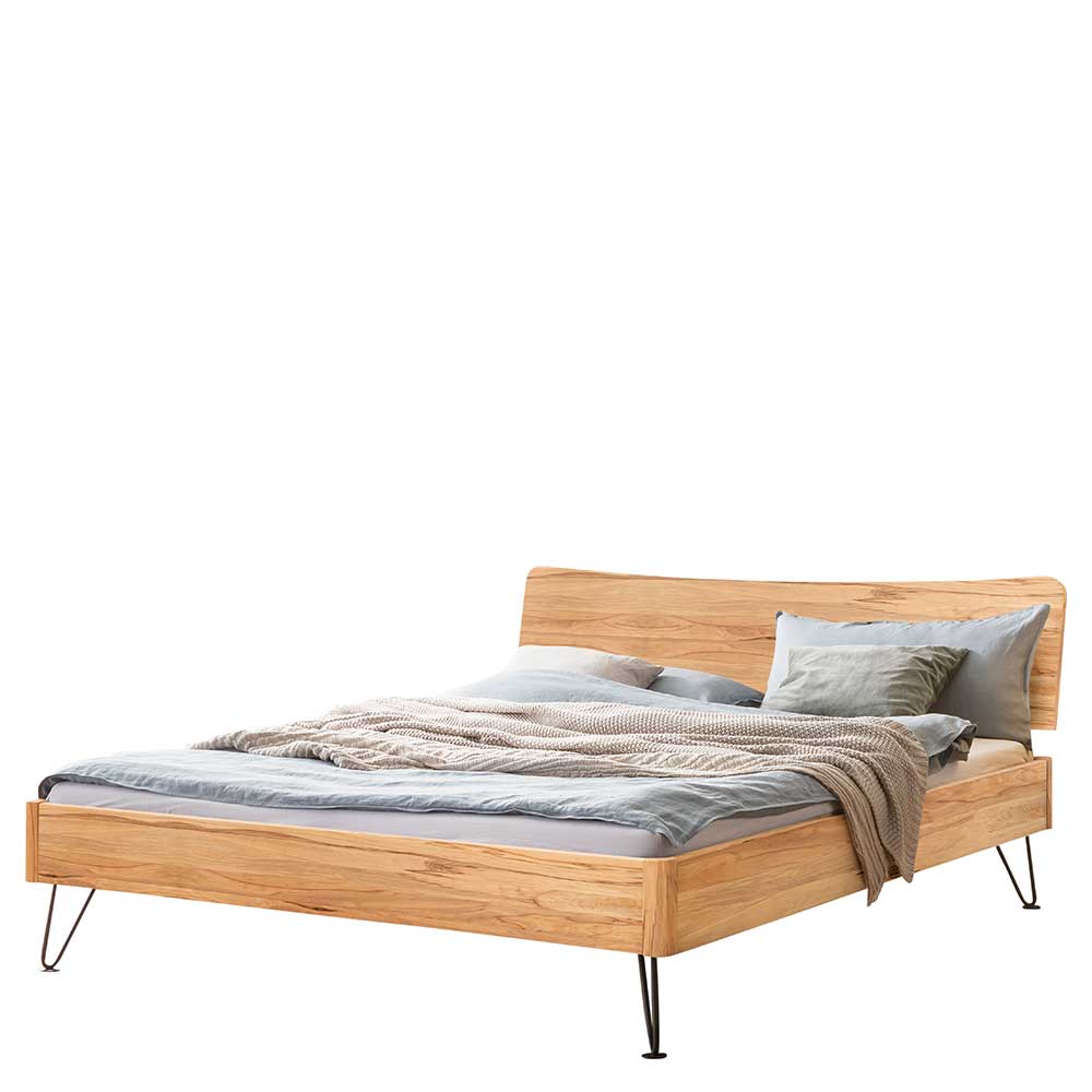 Modernes Bett aus Wildbuche mit geschwungenem Kopfteil und schwarzen Metallfüßen – Sunil